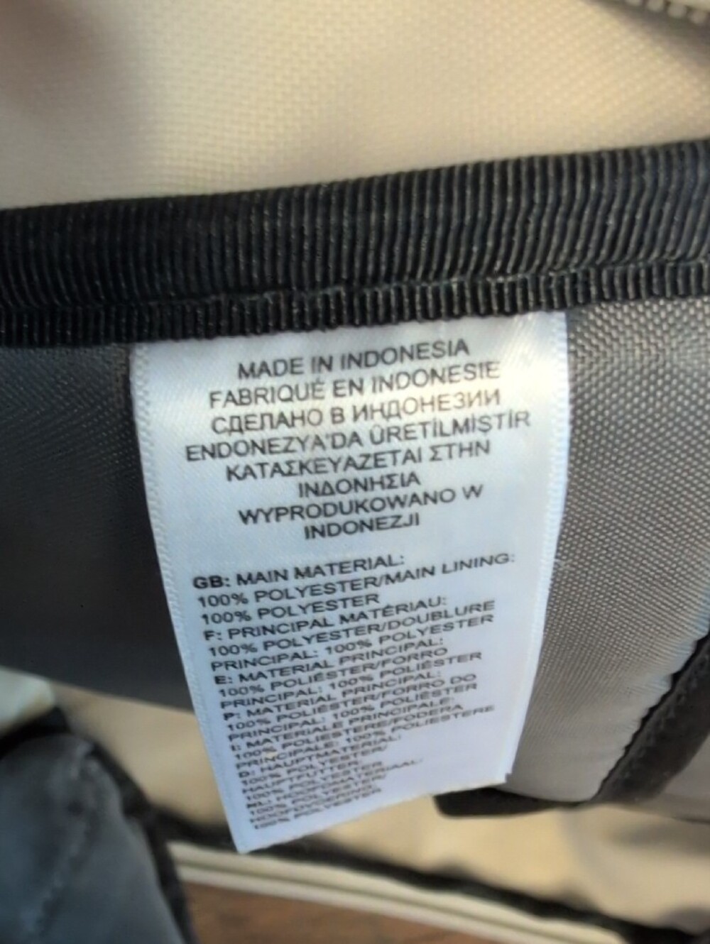 The North Face NF0A3VXG White Dune Jester FlexVent Backpack            786A - Picture 9 of 10